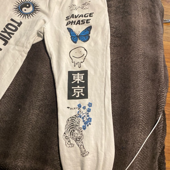 Adika graffiti sweatpants - Picture 3 of 4